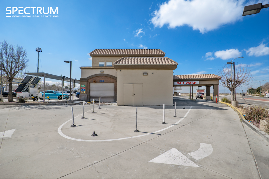 44846 Valley Center Way, Lancaster, CA en venta - Foto del edificio - Imagen 2 de 19