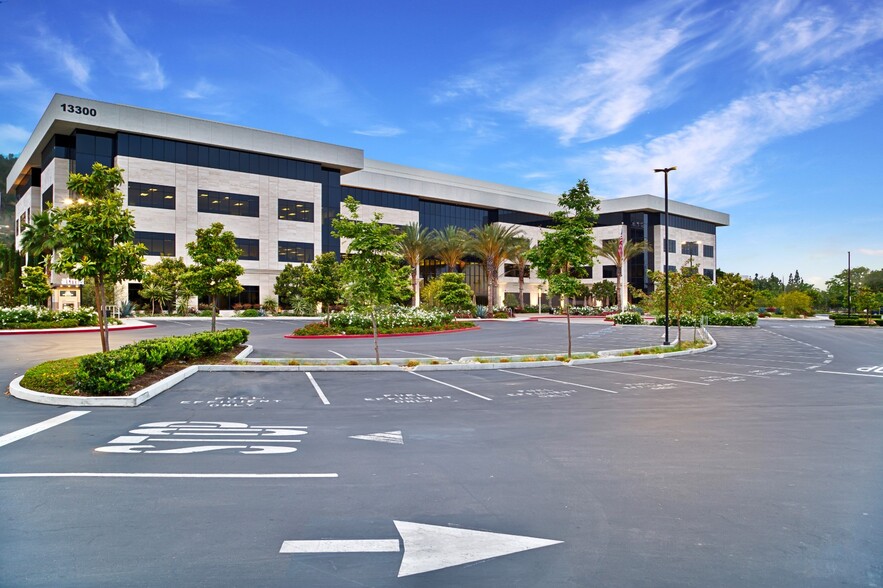 13300 Crossroads Parkway North, City Of Industry, CA en alquiler - Foto del edificio - Imagen 1 de 8