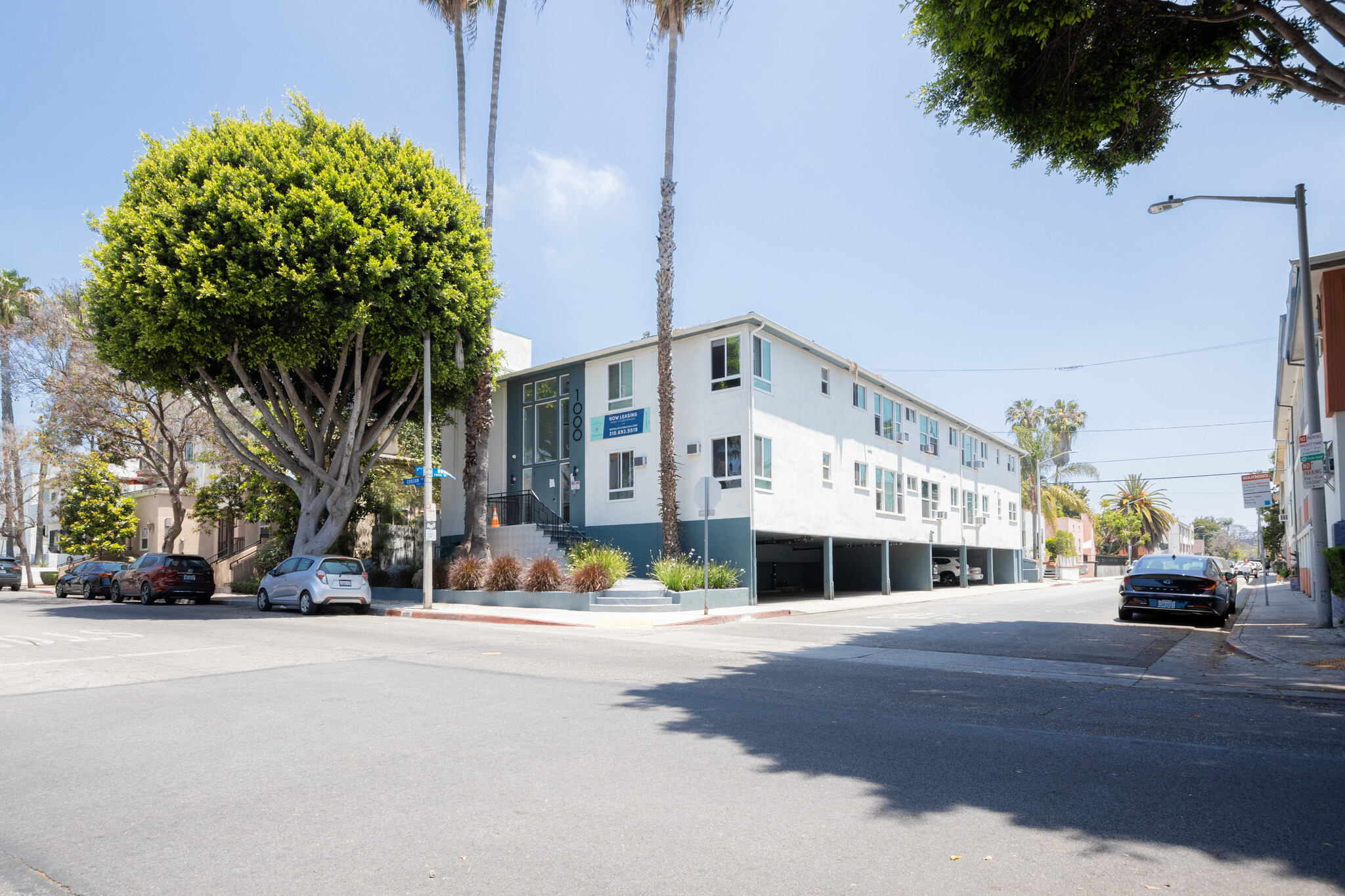 1000 N Curson Ave, West Hollywood, CA en venta Foto del edificio- Imagen 1 de 39