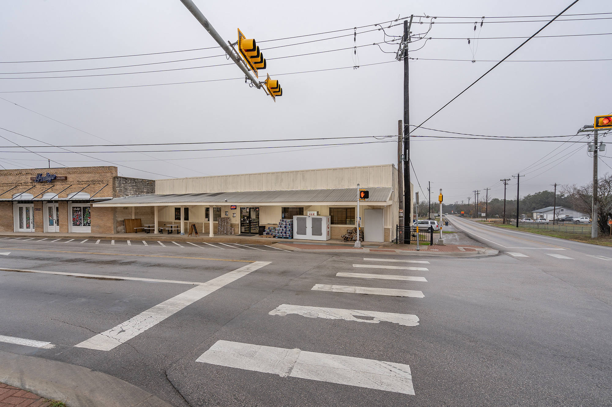 1017 Main St, Liberty Hill, TX en venta Foto del edificio- Imagen 1 de 22