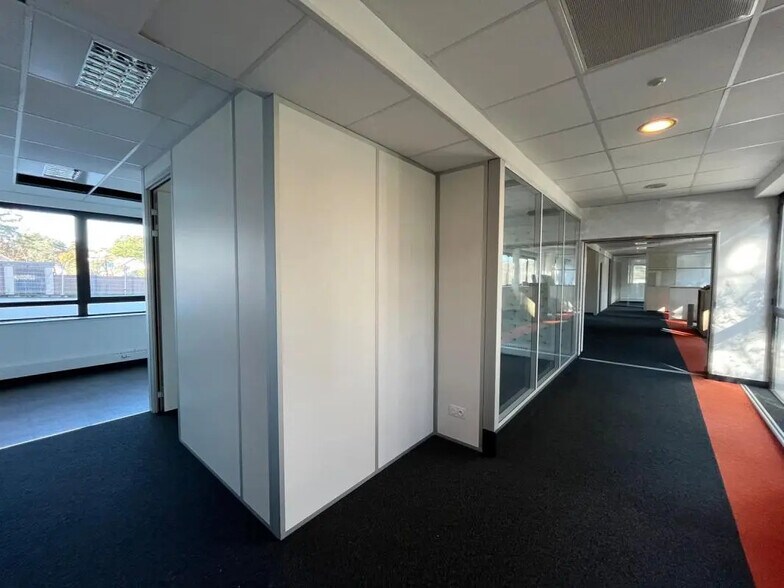 11 Chemin Des Petites Brosses, Caluire-et-Cuire en alquiler - Foto del edificio - Imagen 2 de 13