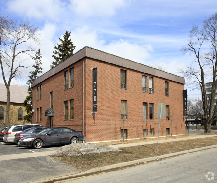 770 Browns Line, Toronto, ON en alquiler - Foto del edificio - Imagen 2 de 3