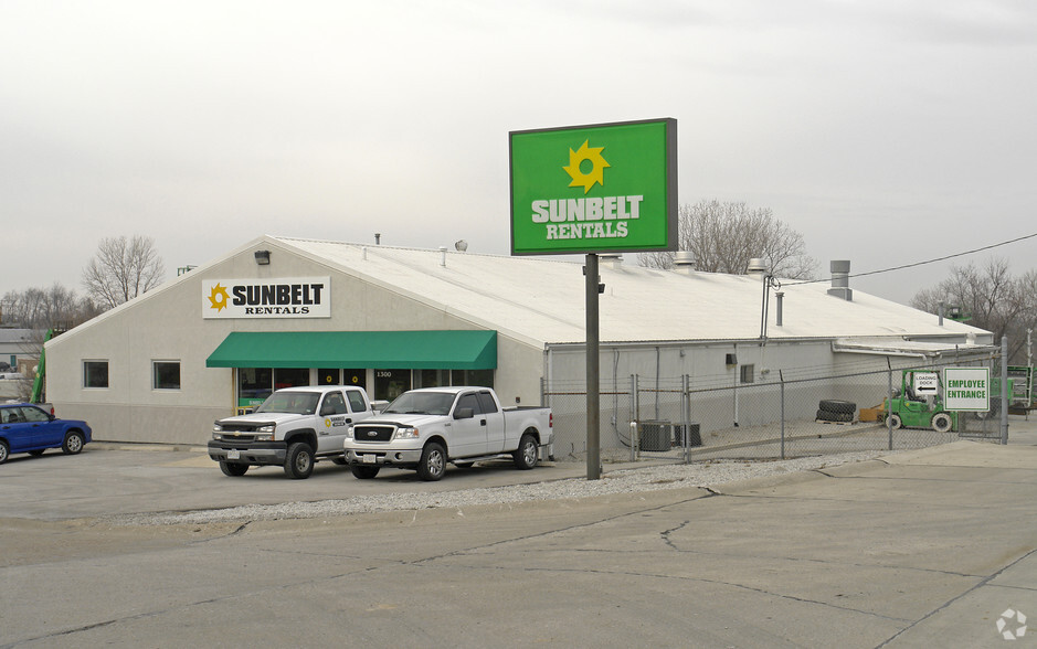 1300 Charlestown Industrial Dr, Saint Charles, MO en venta - Foto del edificio - Imagen 1 de 2