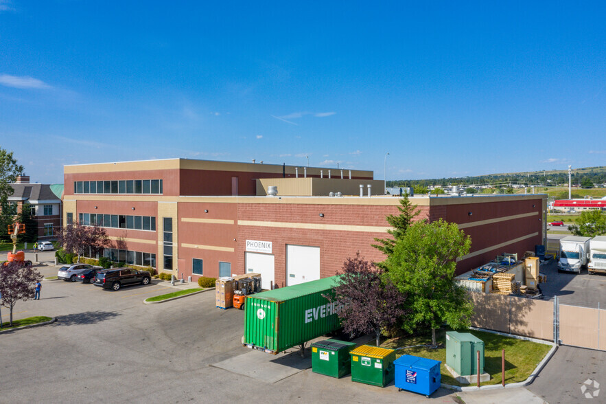 5735 7th St NE, Calgary, AB en alquiler - Foto del edificio - Imagen 2 de 3