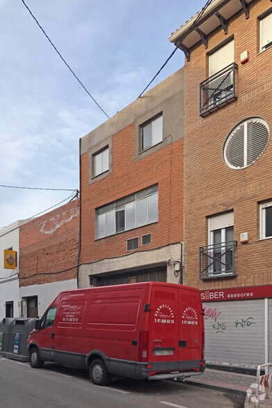 Calle Antoñita Jiménez, 16, Madrid, Madrid en venta - Foto del edificio - Imagen 2 de 2