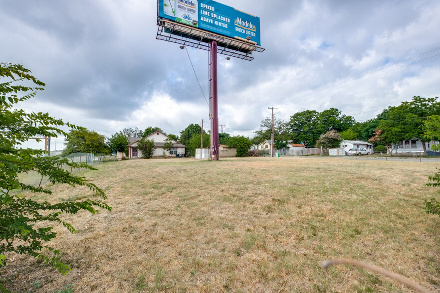 1010 Warner, San Antonio, TX en alquiler - Foto del edificio - Imagen 3 de 10