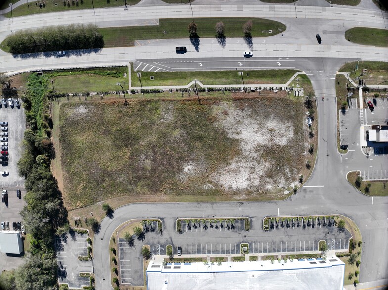 1965 Memorial Boulevard, Lakeland, FL en venta - Foto del edificio - Imagen 2 de 4