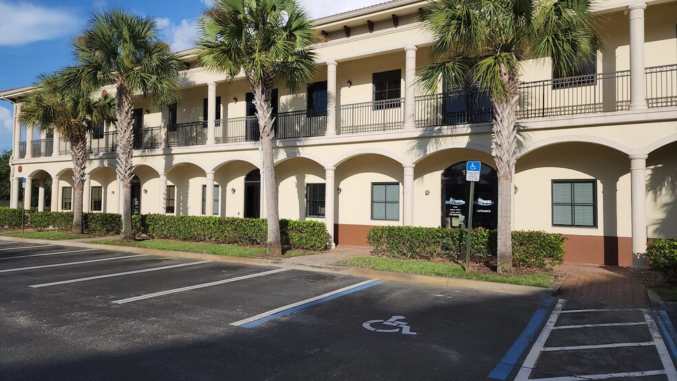 1400 SE Goldtree Dr, Port Saint Lucie, FL en venta - Foto del edificio - Imagen 3 de 39