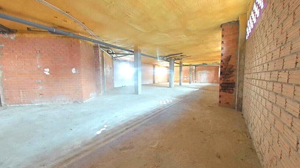 Local en Utebo en venta - Foto del edificio - Imagen 3 de 18