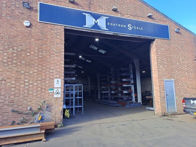 13 Southfield, Welwyn Garden City en venta - Foto del edificio - Imagen 2 de 3