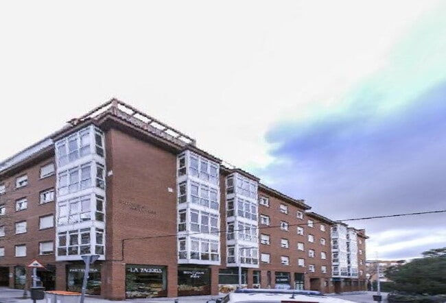 Más detalles de Calle Astorga, 4, Madrid - Edificio residencial​ en venta