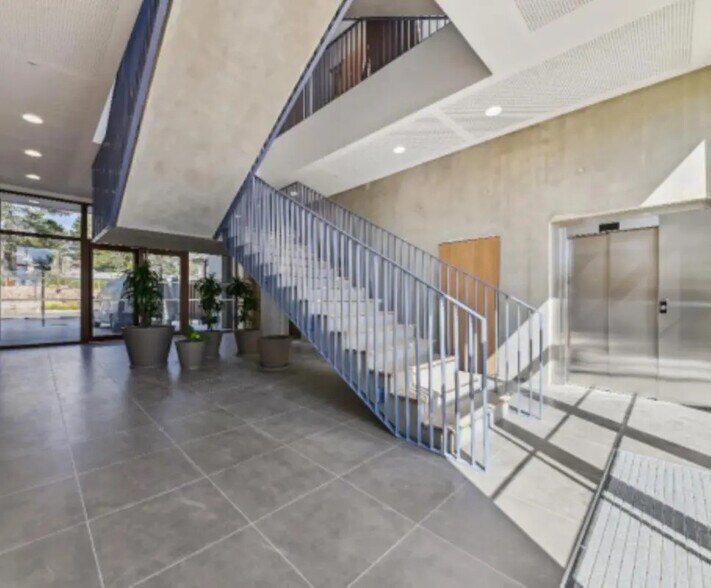 51 Rue Berty Albrecht, Bron en alquiler - Foto del edificio - Imagen 3 de 25