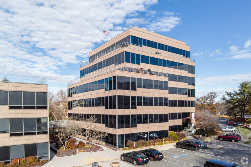 6550 Rock Spring Dr, Bethesda, MD en alquiler - Foto del edificio - Imagen 3 de 5