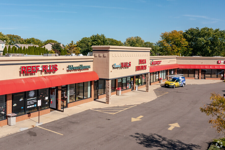 Randall rd, North Aurora, IL en alquiler - Foto del edificio - Imagen 2 de 5