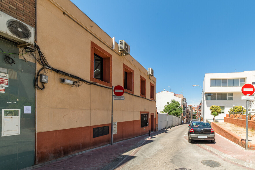 Calle Del Monte Olivetti, 27, Madrid, Madrid en alquiler - Foto del edificio - Imagen 2 de 7