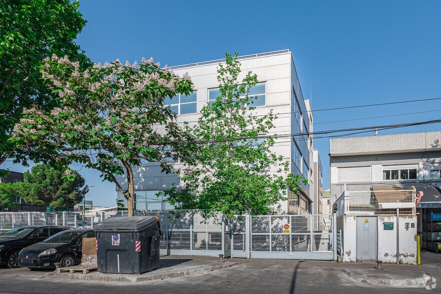 Calle Valportillo I, 1, Alcobendas, Madrid en venta - Foto del edificio - Imagen 3 de 4