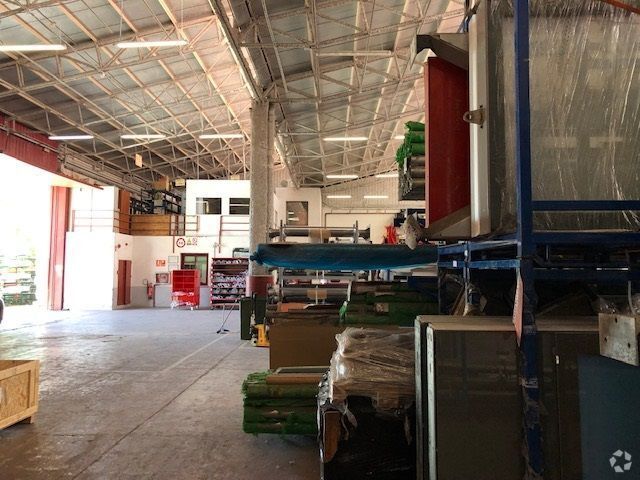 Nave en San Fernando de Henares, Madrid en venta - Foto del edificio - Imagen 2 de 8