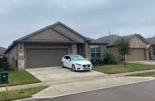 913 Stamford Way, Justin, TX en venta Foto principal- Imagen 1 de 2