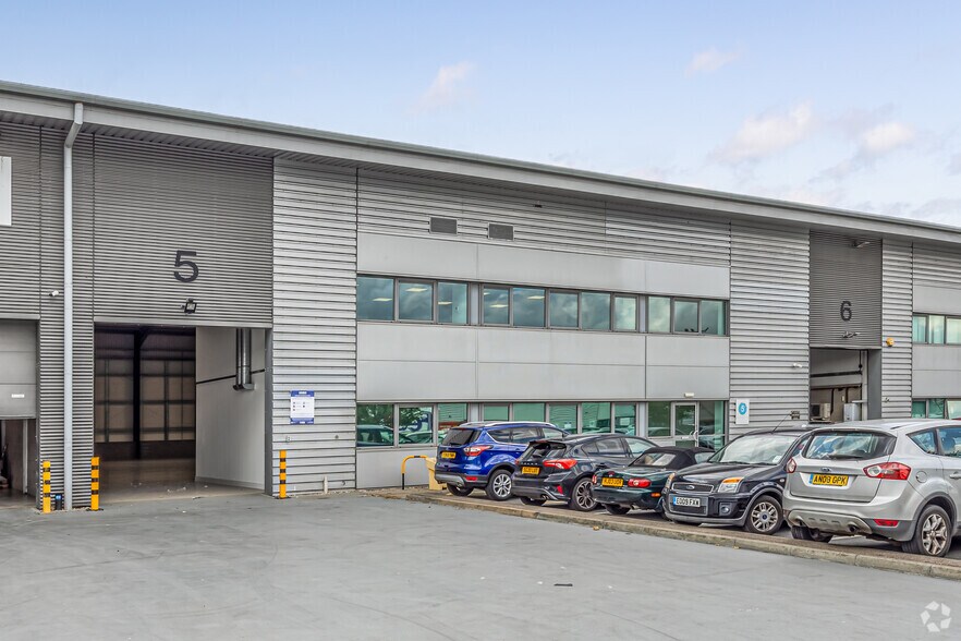 Cranes Farm Rd, Basildon en alquiler - Foto del edificio - Imagen 2 de 28