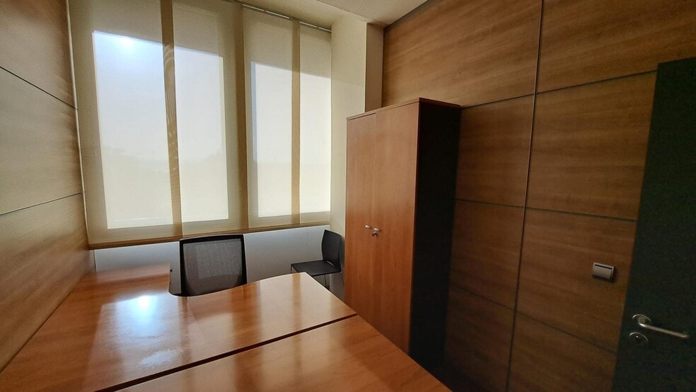 Oficina en València en venta - Foto del edificio - Imagen 2 de 19