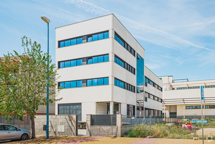 Avenida de Juan Caramuel, 7, Leganés, Madrid en venta - Foto del edificio - Imagen 2 de 10