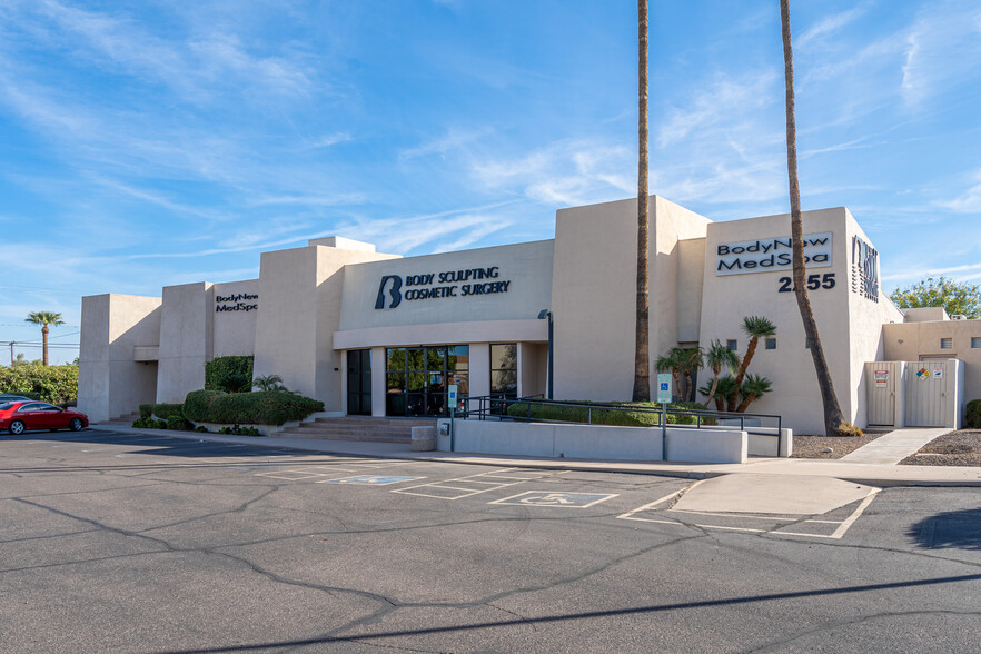 2255 N Scottsdale Rd, Scottsdale, AZ en alquiler - Foto del edificio - Imagen 1 de 47