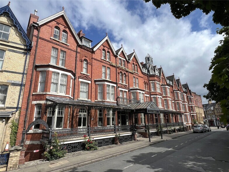 South Cres, Llandrindod Wells en venta - Foto del edificio - Imagen 2 de 9