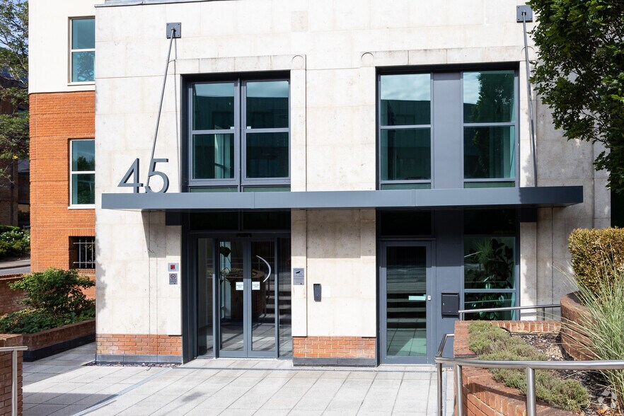 45 London Rd, Reigate en alquiler - Foto del edificio - Imagen 3 de 9
