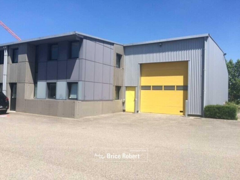 Oficina en Vaulx-en-Velin en alquiler - Foto del edificio - Imagen 2 de 4