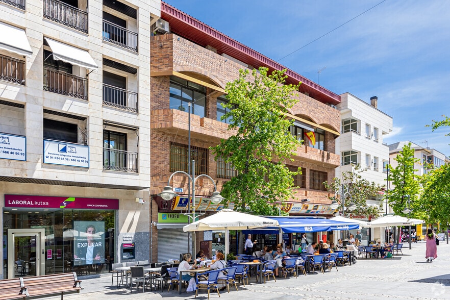 Calle Gran Vía, 37, Majadahonda, Madrid en venta - Foto del edificio - Imagen 2 de 3