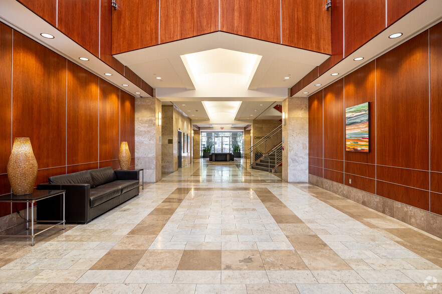 7500 Rialto Blvd, Austin, TX en alquiler - Lobby - Imagen 2 de 7