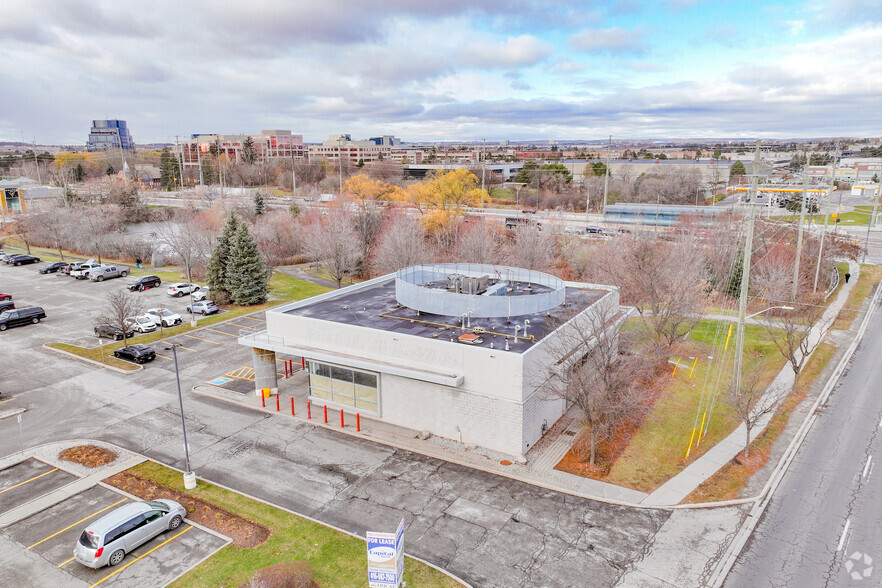 8502 Woodbine Ave, Markham, ON en alquiler - Foto del edificio - Imagen 3 de 3