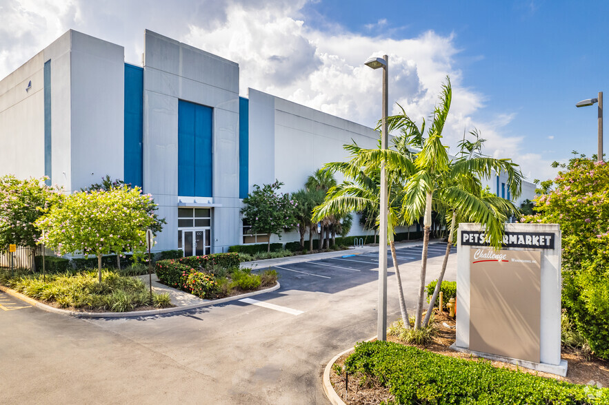 3501 46th Ave, Davie, FL en alquiler - Foto del edificio - Imagen 2 de 15