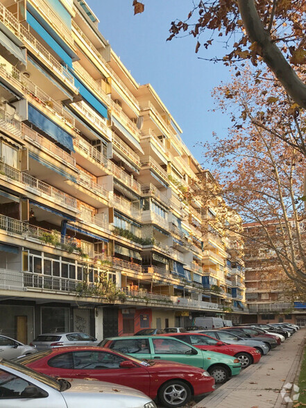 Calle Niza, 4, Móstoles, Madrid en venta - Foto del edificio - Imagen 2 de 2