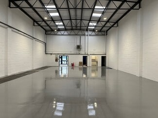 Más detalles de 30-40 Tanners Dr, Milton Keynes - Nave en alquiler