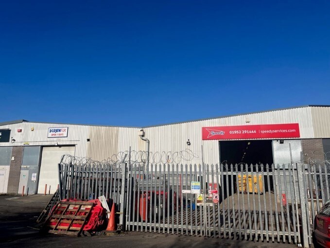 4 Stafford Park, Telford en venta - Foto del edificio - Imagen 2 de 2