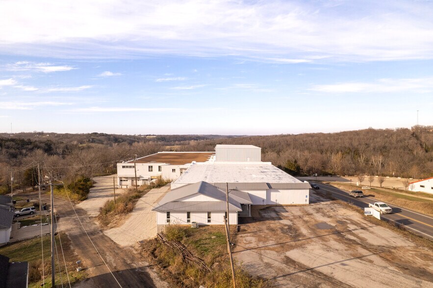 209 W Main St, Linn, MO en venta - Foto del edificio - Imagen 2 de 65