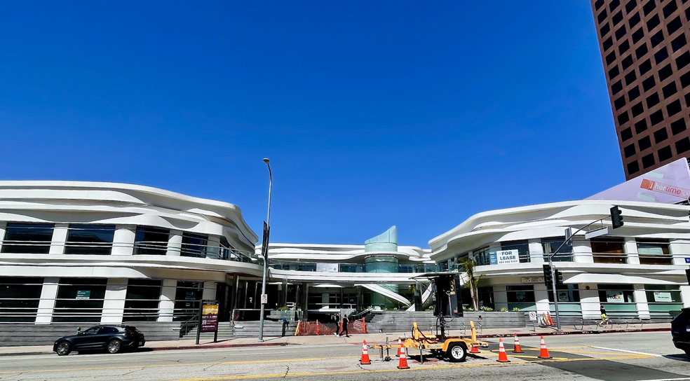 11819 Wilshire Blvd, Los Angeles, CA en alquiler - Foto del edificio - Imagen 2 de 12