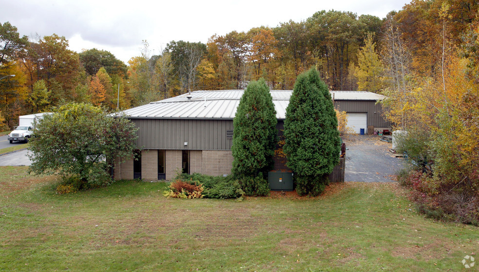 15 Container Dr, Terryville, CT en alquiler - Foto del edificio - Imagen 2 de 70