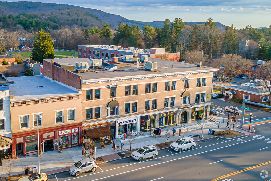 323 Main St, Great Barrington, MA en alquiler - Foto del edificio - Imagen 3 de 14