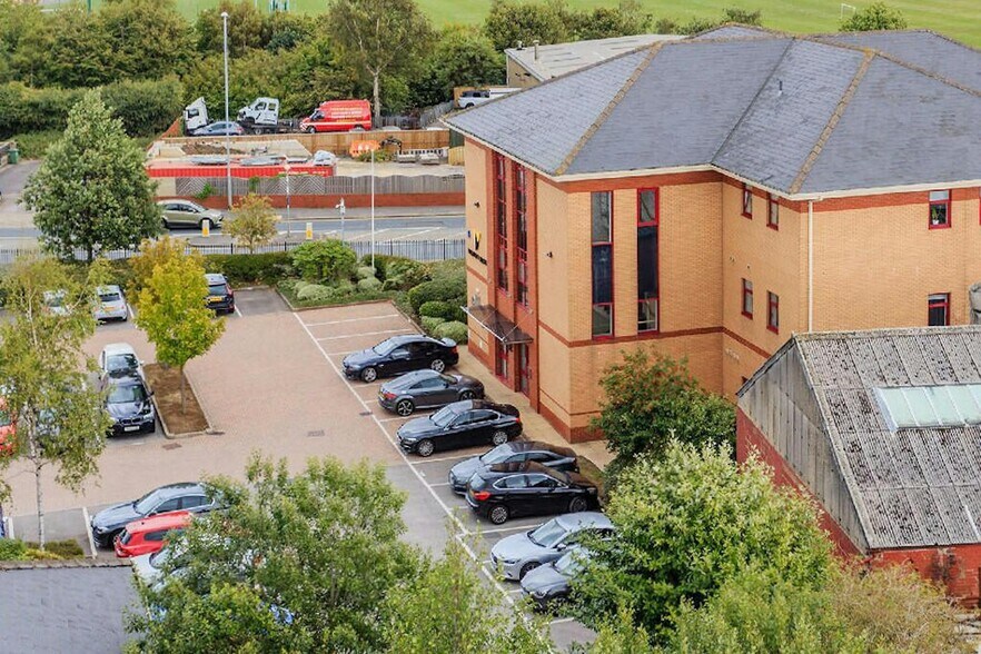 Bruntcliffe Rd, Morley en venta - Foto del edificio - Imagen 2 de 7