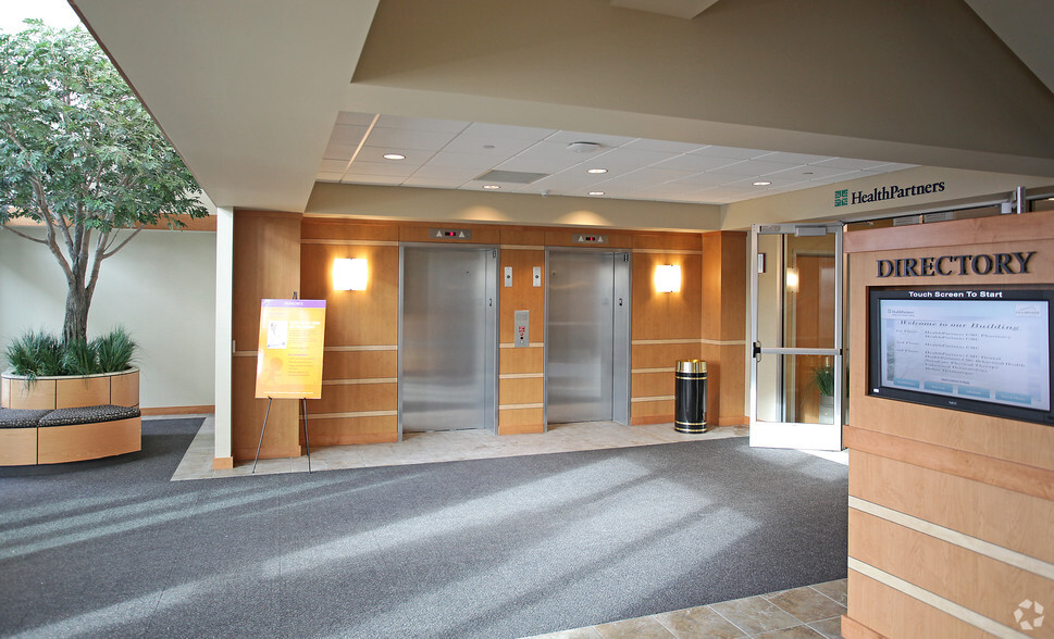 2251 Connecticut Ave S, Sartell, MN en alquiler - Lobby - Imagen 2 de 3