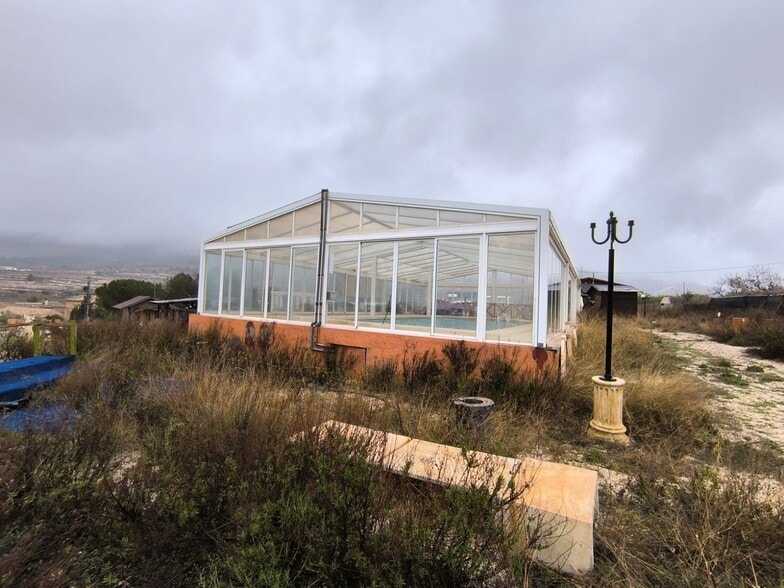 Local en Algueña en venta - Foto del edificio - Imagen 3 de 31