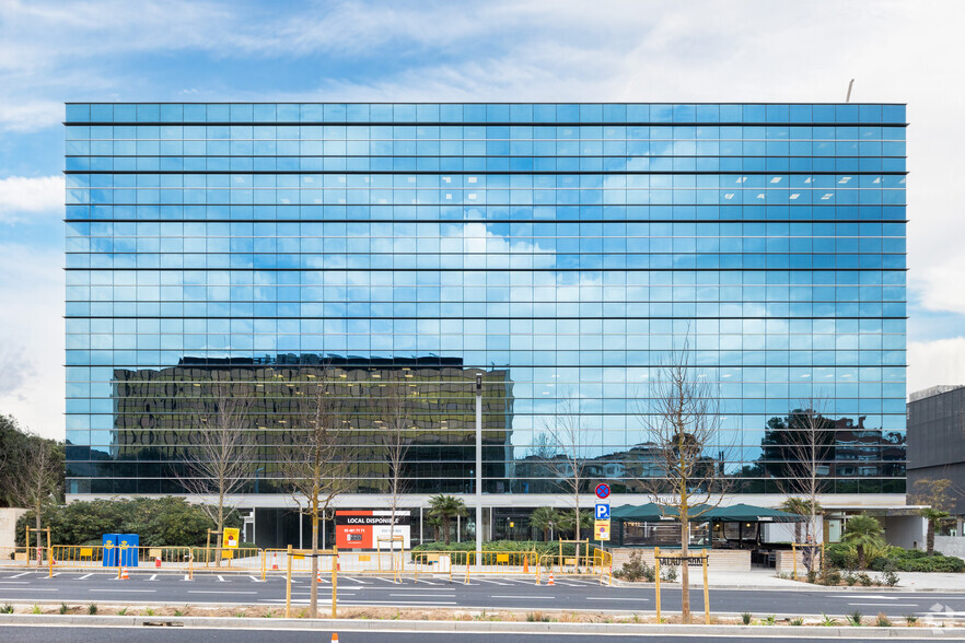 Avinguda dels Països Catalans, 34, Esplugues De Llobregat, Barcelona en alquiler - Foto del edificio - Imagen 2 de 6