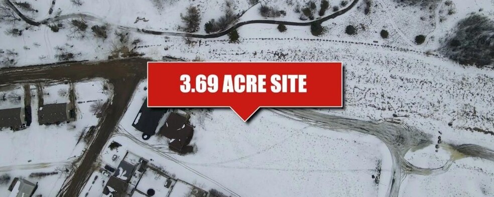 37 Confederation Dr, Weyburn, SK en venta - Vista aérea - Imagen 2 de 4