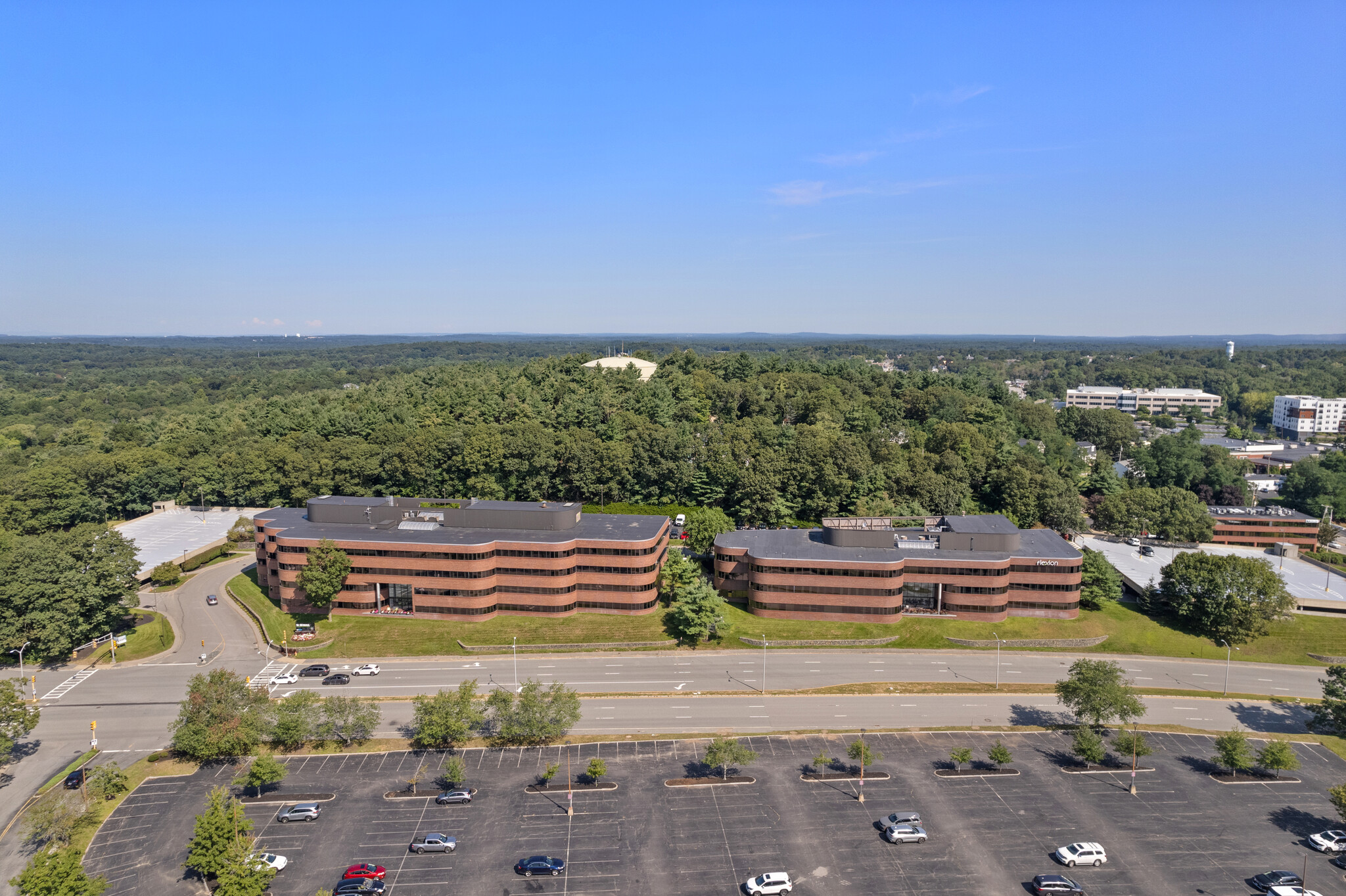 10 Burlington Mall Rd, Burlington, MA en alquiler Foto del edificio- Imagen 1 de 6