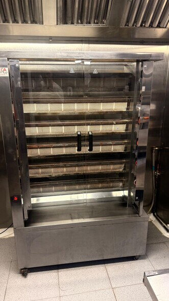 Local en Benidorm, Alicante en venta - Foto del edificio - Imagen 2 de 23