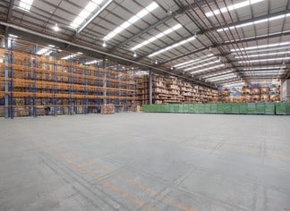Más detalles de Cob Dr, Northampton - Nave en alquiler