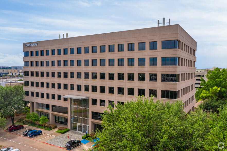 550 Bailey Ave, Fort Worth, TX en alquiler - Foto del edificio - Imagen 2 de 19