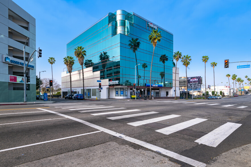 5000 W Sunset Blvd, Los Angeles, CA en alquiler - Foto del edificio - Imagen 2 de 58